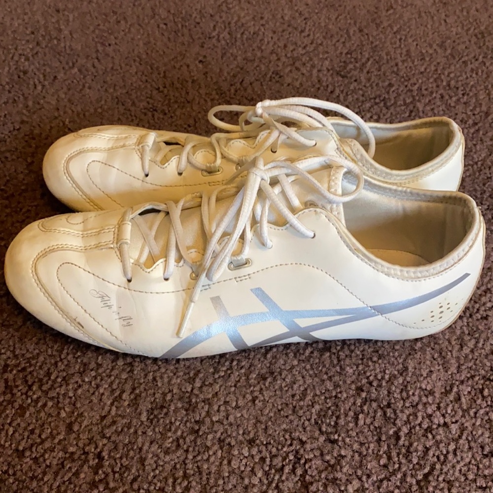 Cheer shoes